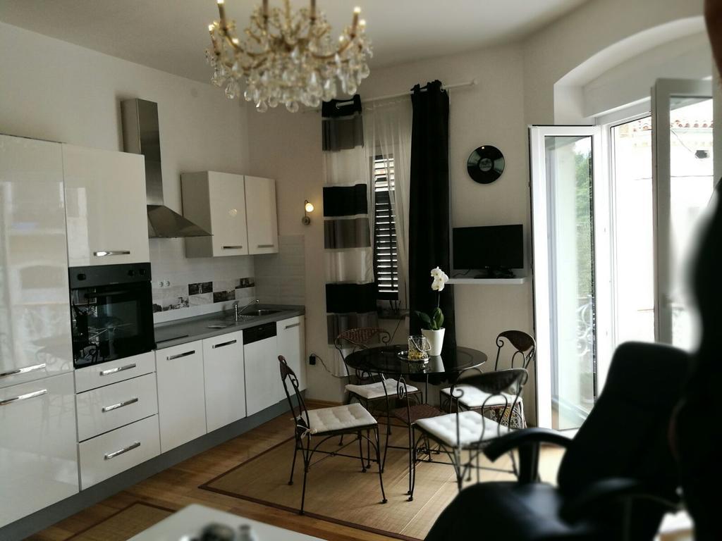 Ana Apartment プーラ エクステリア 写真