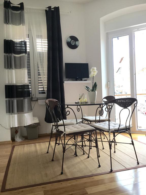 Ana Apartment プーラ エクステリア 写真